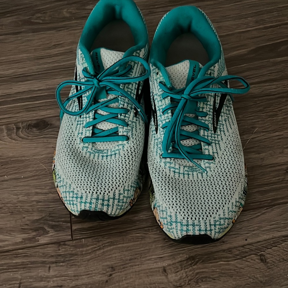 Brooks Revel 3 shoes size 10